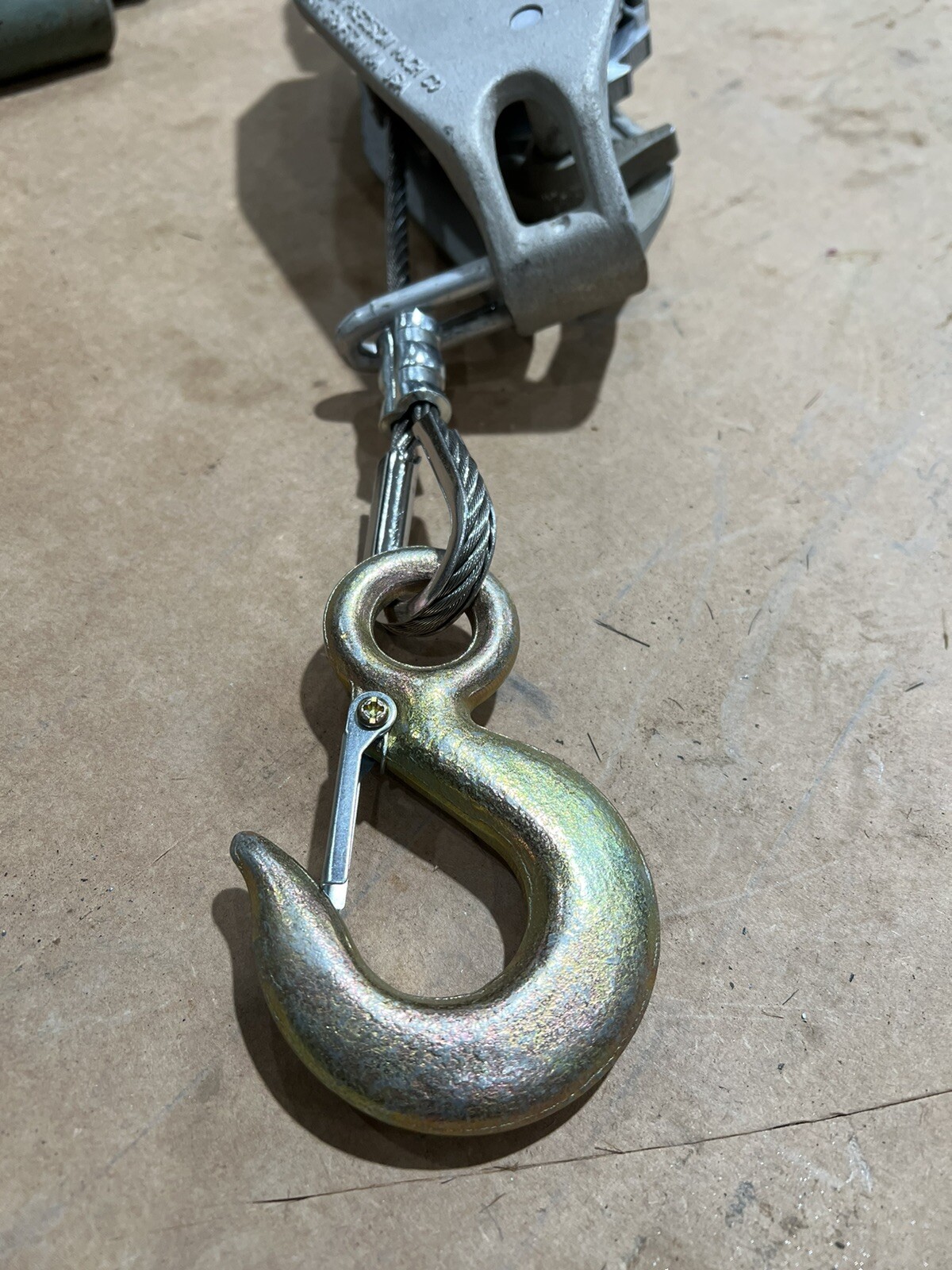 Lincoln LUG-ALL 3/4 Ton Single Line Cable Hoist, Come-Along, 1/4 Stainless Cable