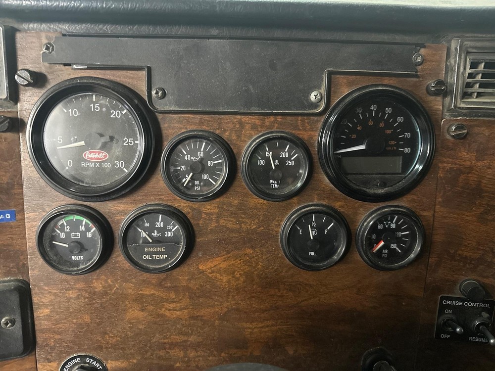 Peterbilt 377 Speedometer Instrument Cluster - Used