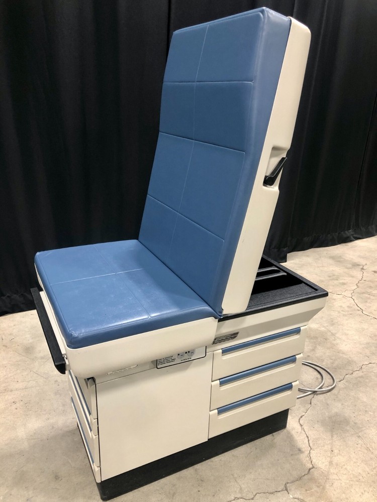 Midmark 404 Barrier Free Exam Table with step up platform
