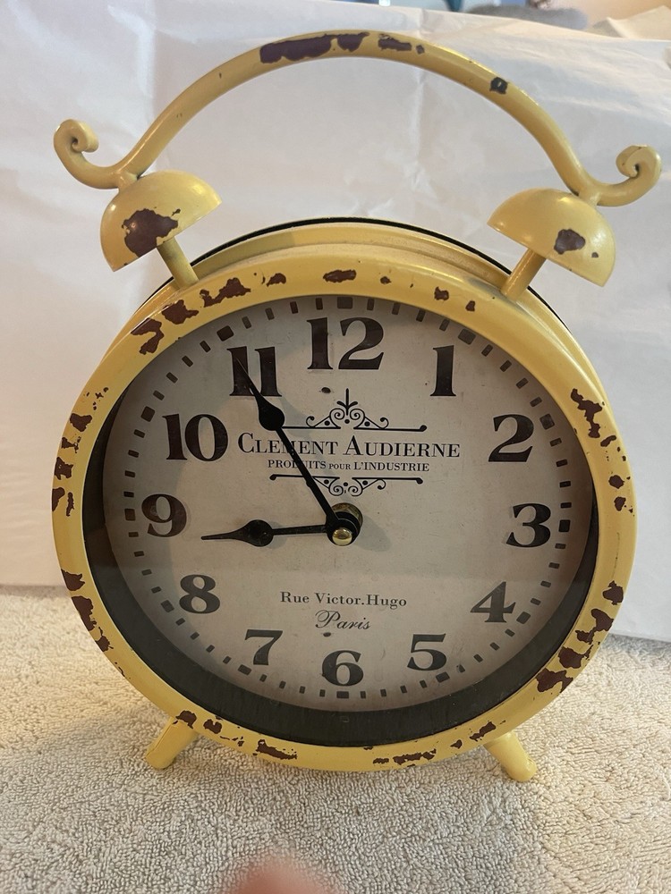Clock - Distressed - Yellow - Quartz - Working. Clement Audietn