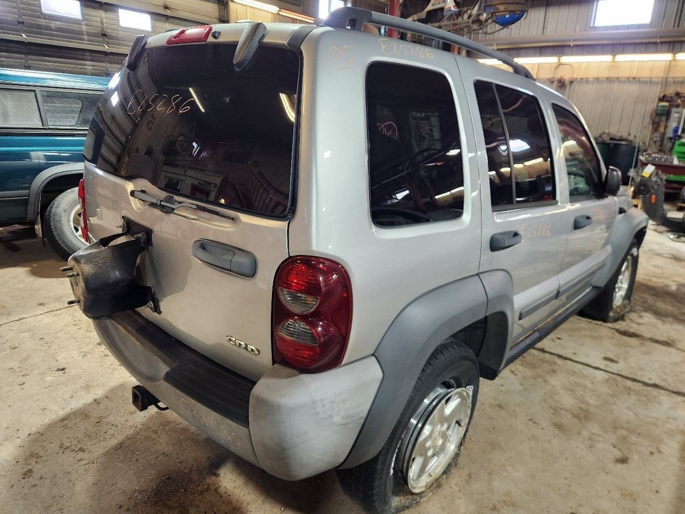 Engine ECM Computer 2.8L Engine Control Fits 2005 LIBERTY 1236981