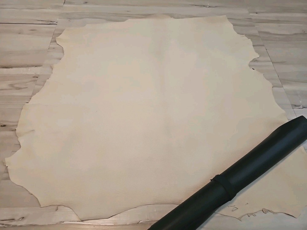 OFF-WHITE LIZARD EMBOSSED SHEEPSKIN LAMBSKIN LEATHER HIDE PANEL,SHEET, SQUARE