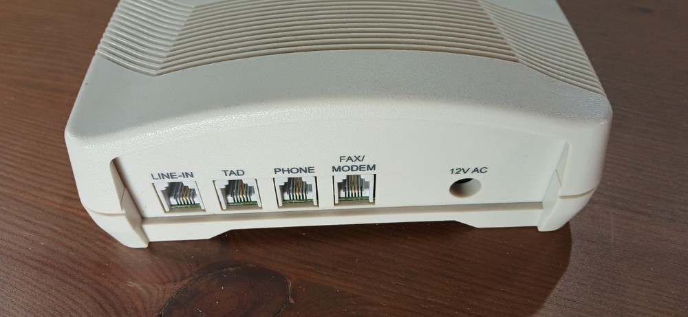 Command Communications Com (CS3500) 4-Ports External Switch