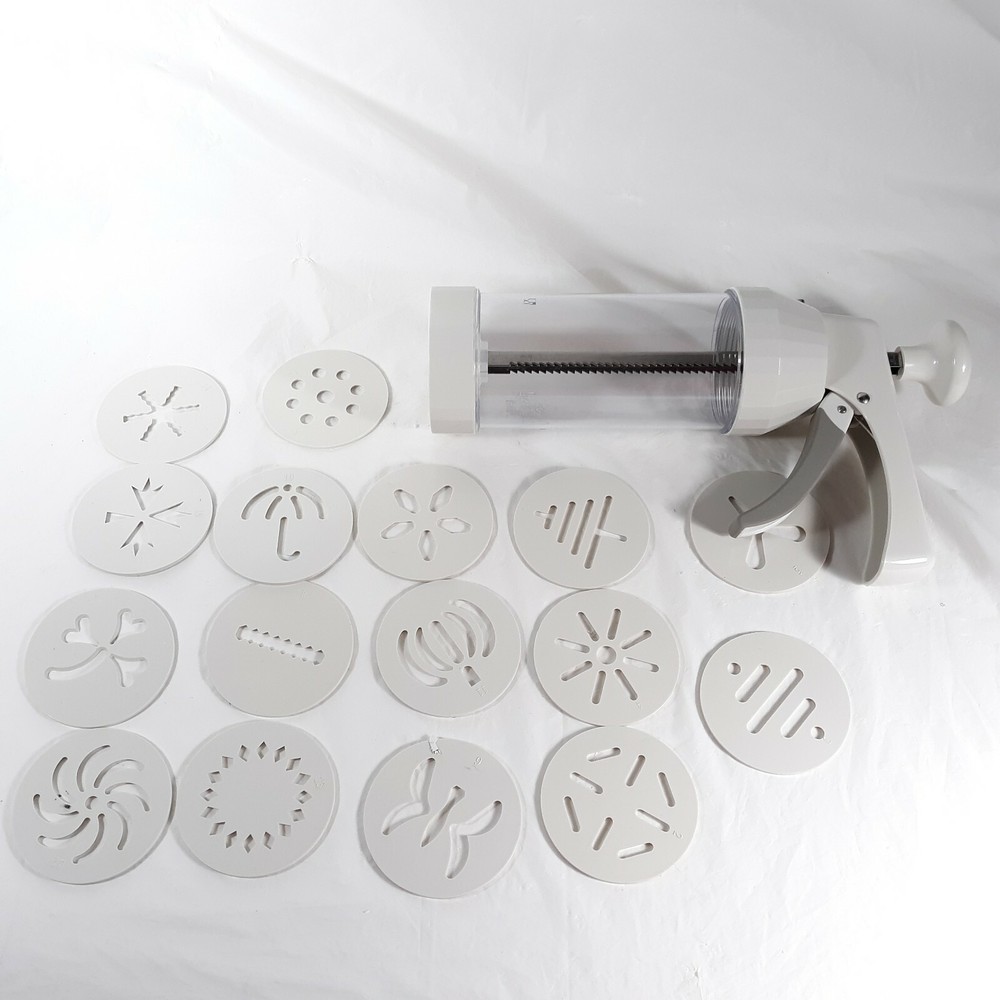 Pampered Chef Cookie Press With 16 Disc