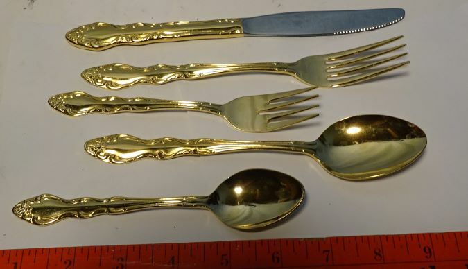 ** Vintage - GORGEOUS - SUPREME GOLD FLATWARE - 5 pc PLACE SETTING - NEVER USED
