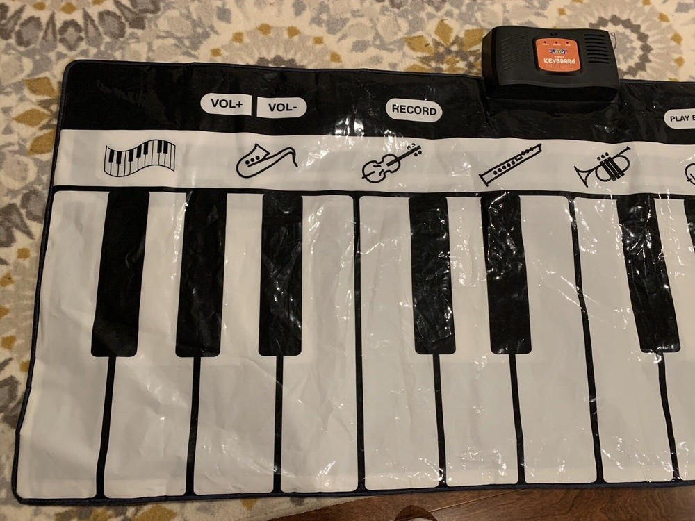 Play22 Keyboard Playmat 71"