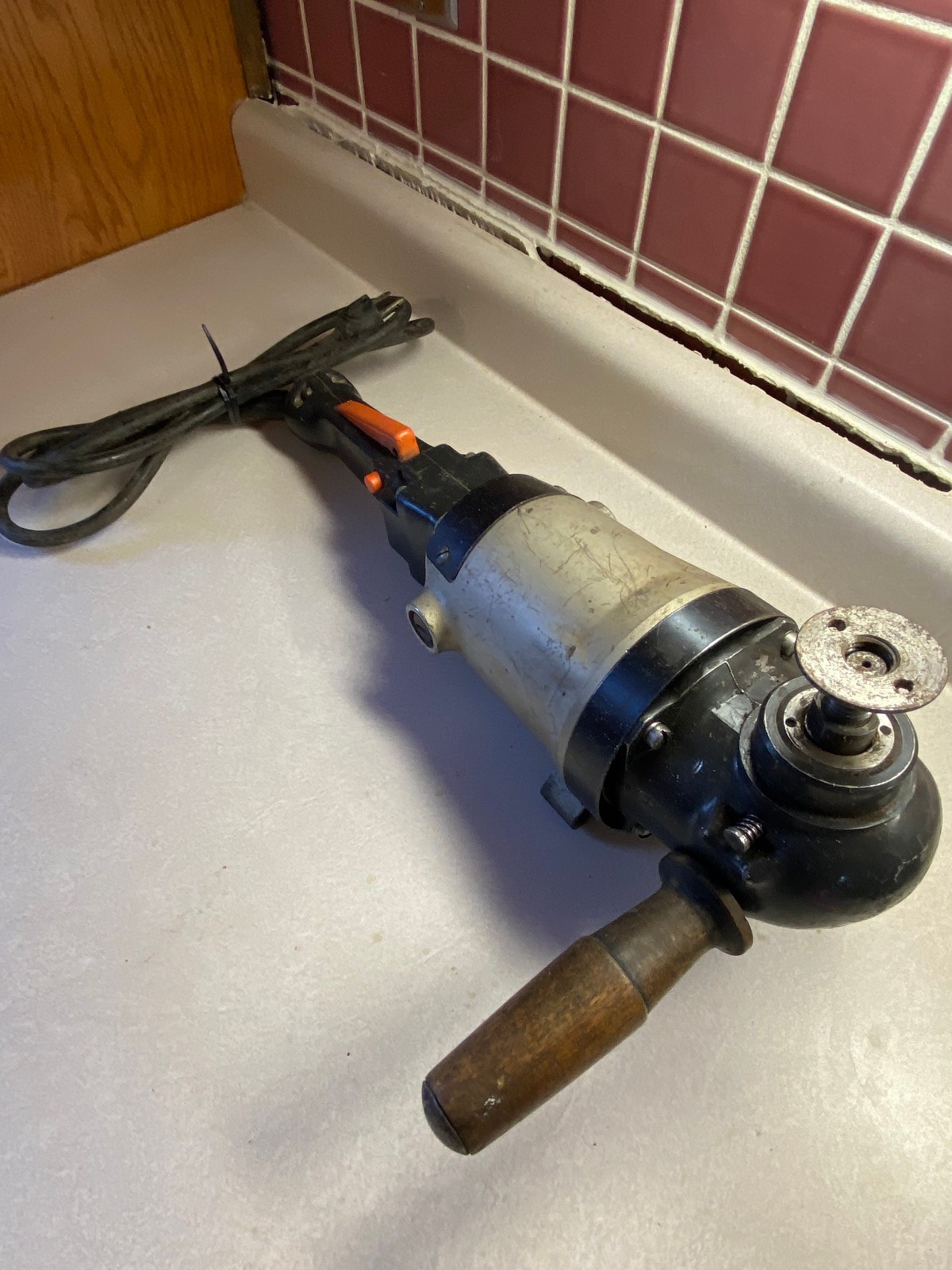 Black & Decker Heavy Duty Industrial 7 / 9 Inch Sander Grinder Model 4057