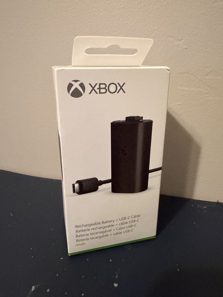 Microsoft Xbox Rechargeable Battery and USB-C Cable for Xbox Controllers