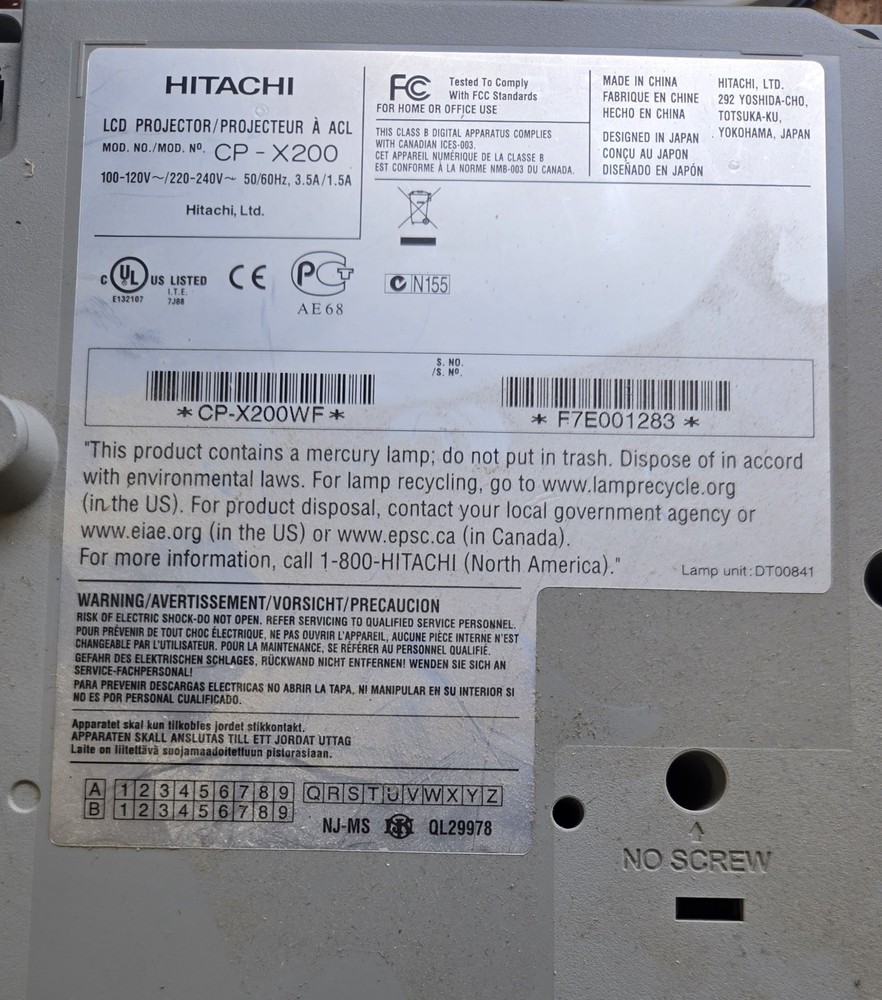 Hitachi Portable 3LCD LCD Projector Model CP-X200 Untested