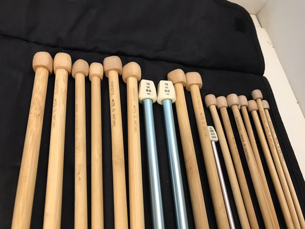 Clover Knitting Needles In Fabric Case