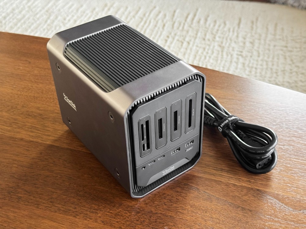 SanDisk PRO-DOCK 4