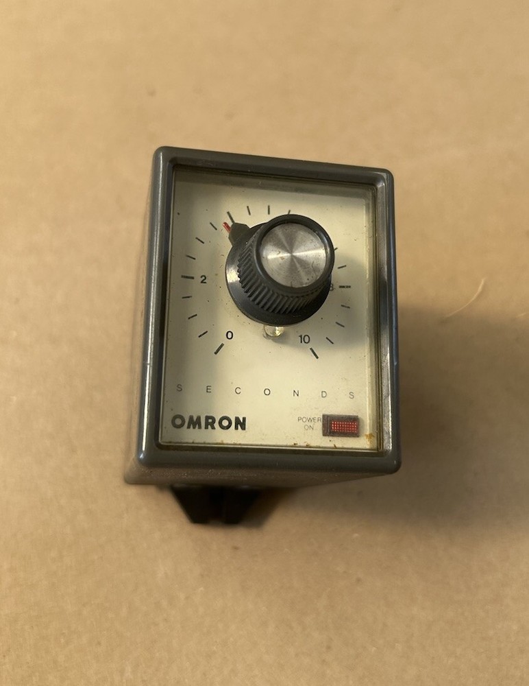 New Omron Solid State Synchronous Motor Timer STP-MNH-AA-UA 10 Sec