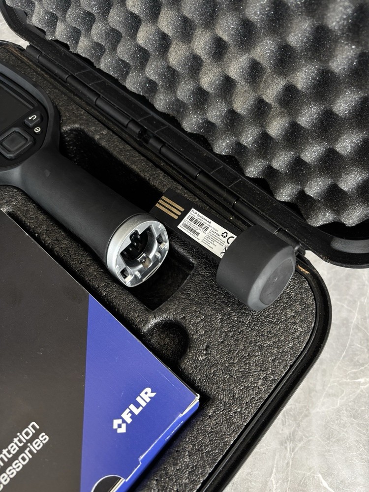 Flir E8 handheld Thermal imaging camera 320x240