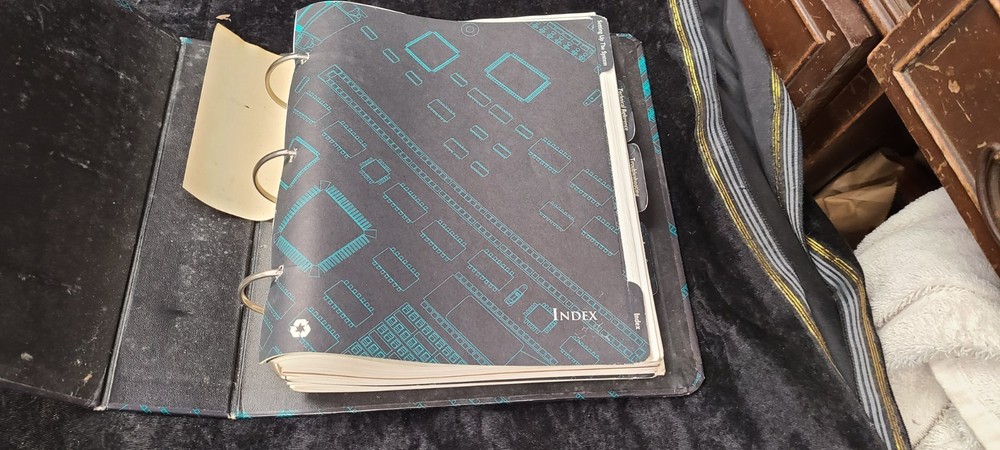 Gateway 2000 Computer System User's Guide Complete in Binder