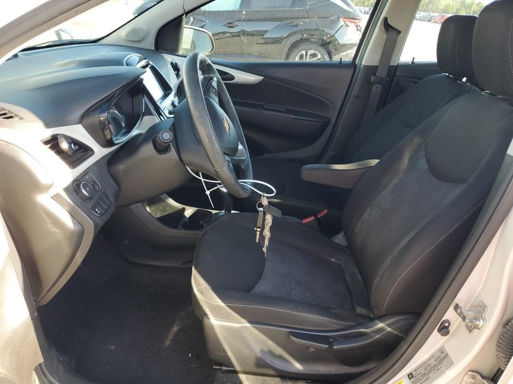 SPARK 2016 Glove Box 4889116