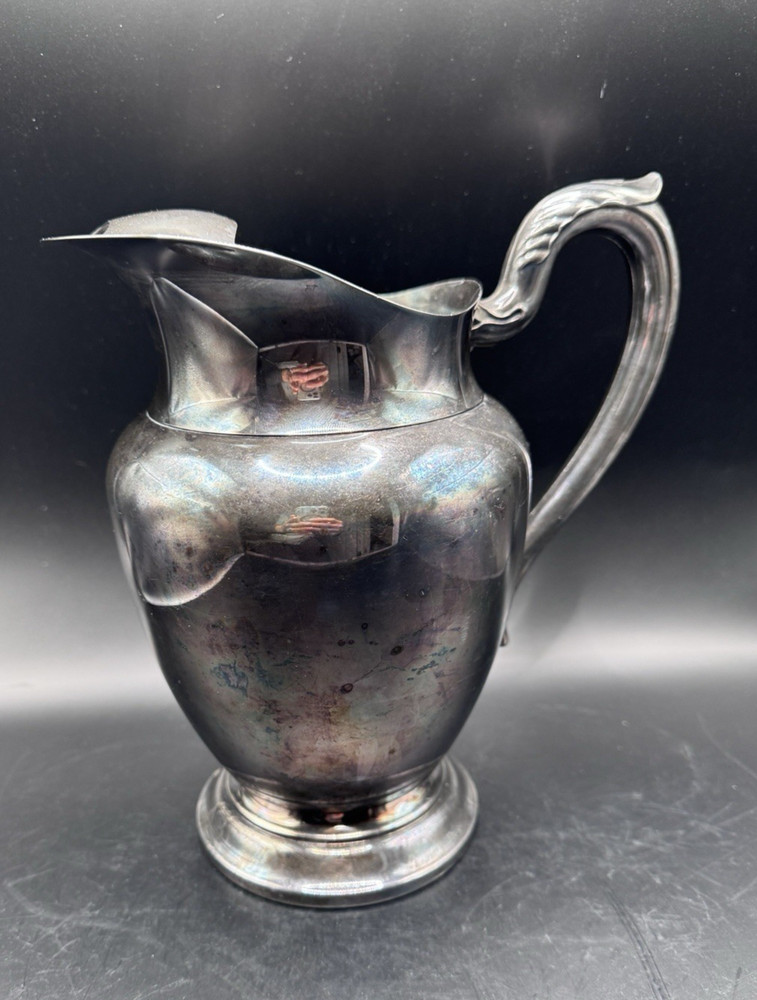 WM A Rogers Water Pitcher With Ice Lip