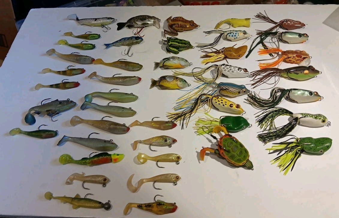Lot of 43 Weedless & Rubber Lures Frogs, Turtle, Fish w/case