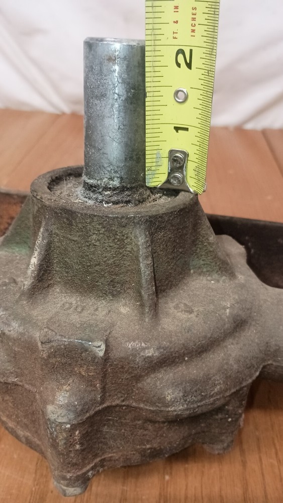 Roller Pump CastIron 7700 Hypro CF 20 With Bracket