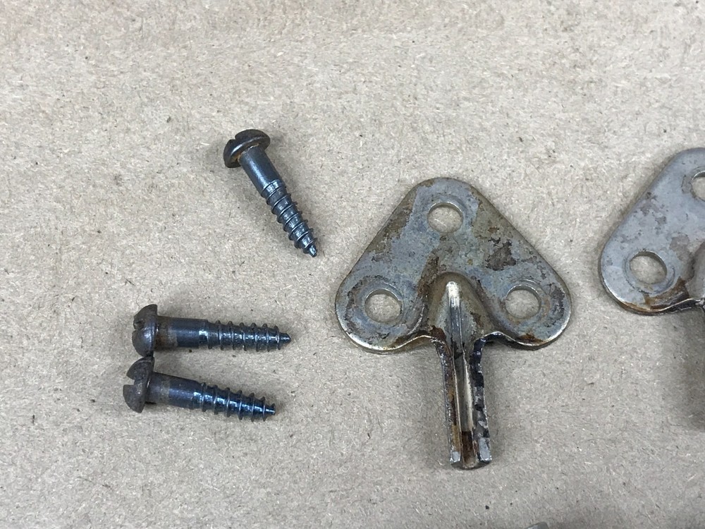 Original Victor Victrola VV-XI Replacement Motor Deck Table Mount Hardware