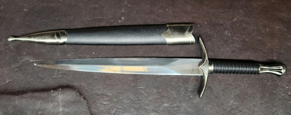 Vintage Decorative Medieval Dagger W/Hard Plastic Sheath & Box, EUC, #BK1318