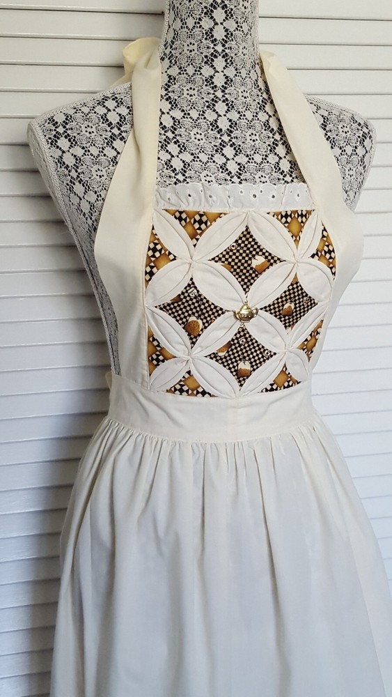 Apron Pattern, Cathedral Window Quilting Pattern Instructions, 'Use your scraps"