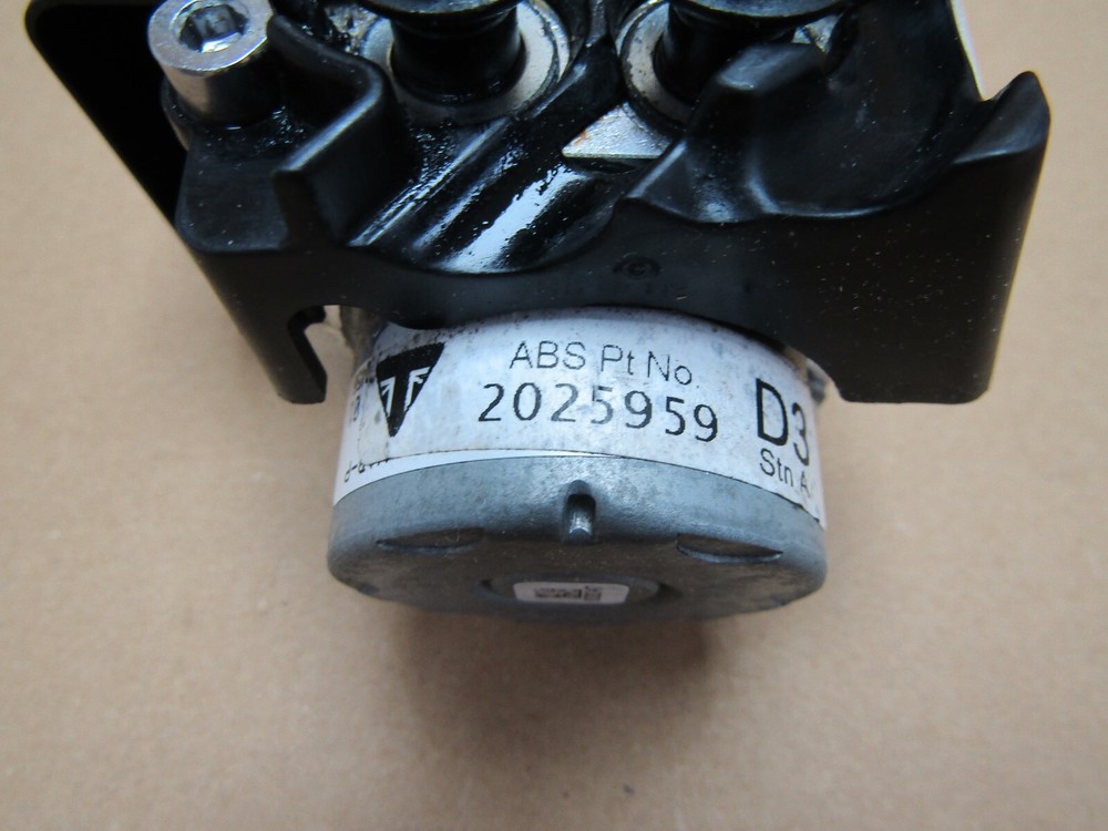 Triumph Street Triple RS 765 2018 ABS pump control unit module (9250)