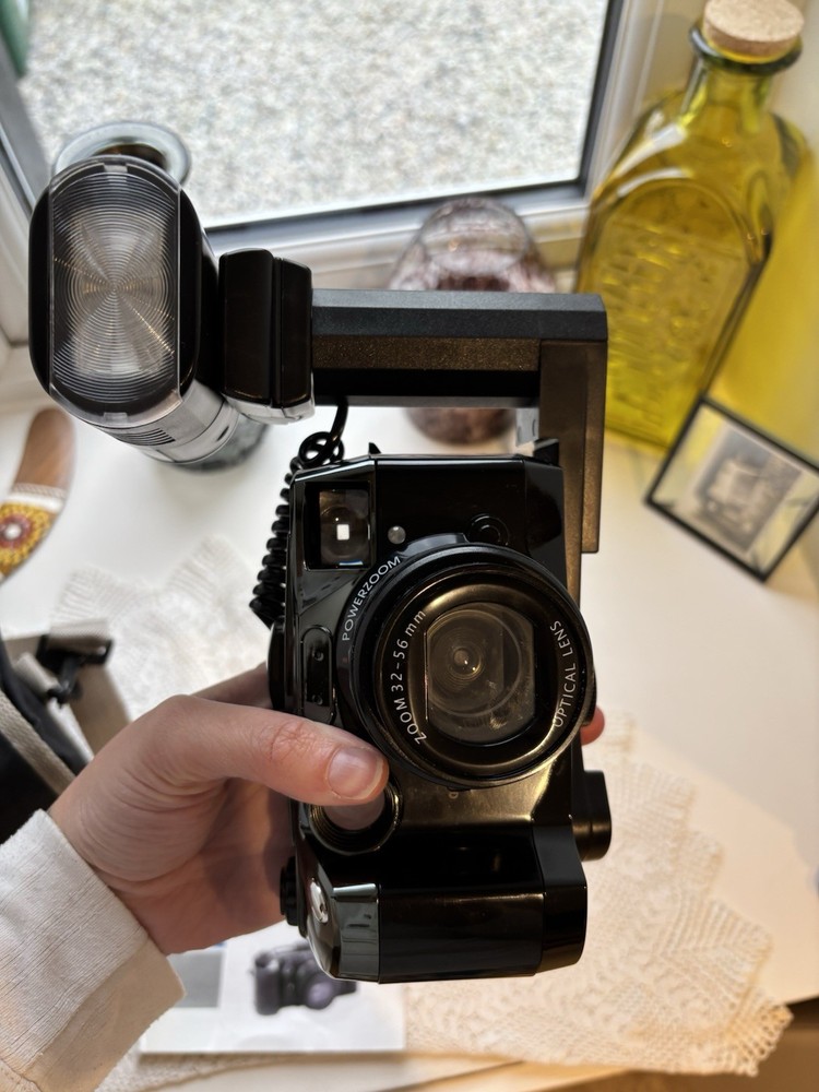 Nokina Beginners 35mm Film Camera Detachable Flash & Case - Untested