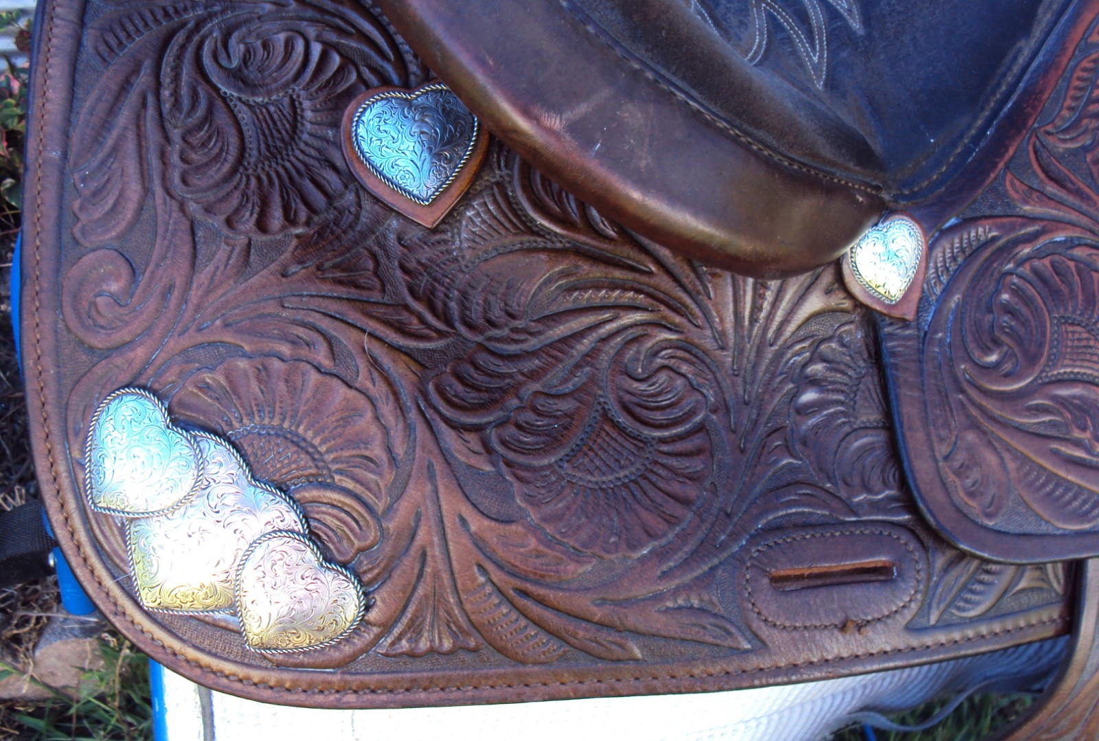 SIMCO Western Show / Parade Saddle- 15" -SILVER HEARTS- Tooled Design -STUNNING!
