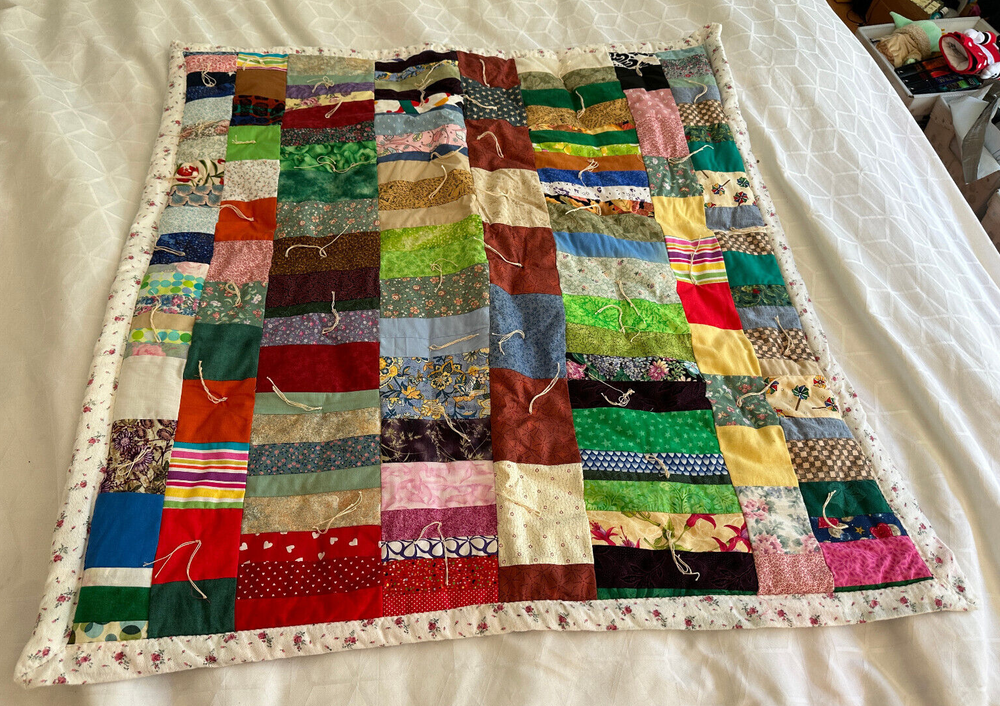 QUILT HOME MADE HANDMADE 37" 34" 37X34 LAP BLANKET PATCHWORK