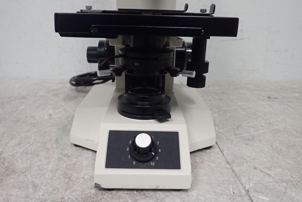 Leica ATC 2000 Binocular Microscope with 4x, 40x Achrom Objectives