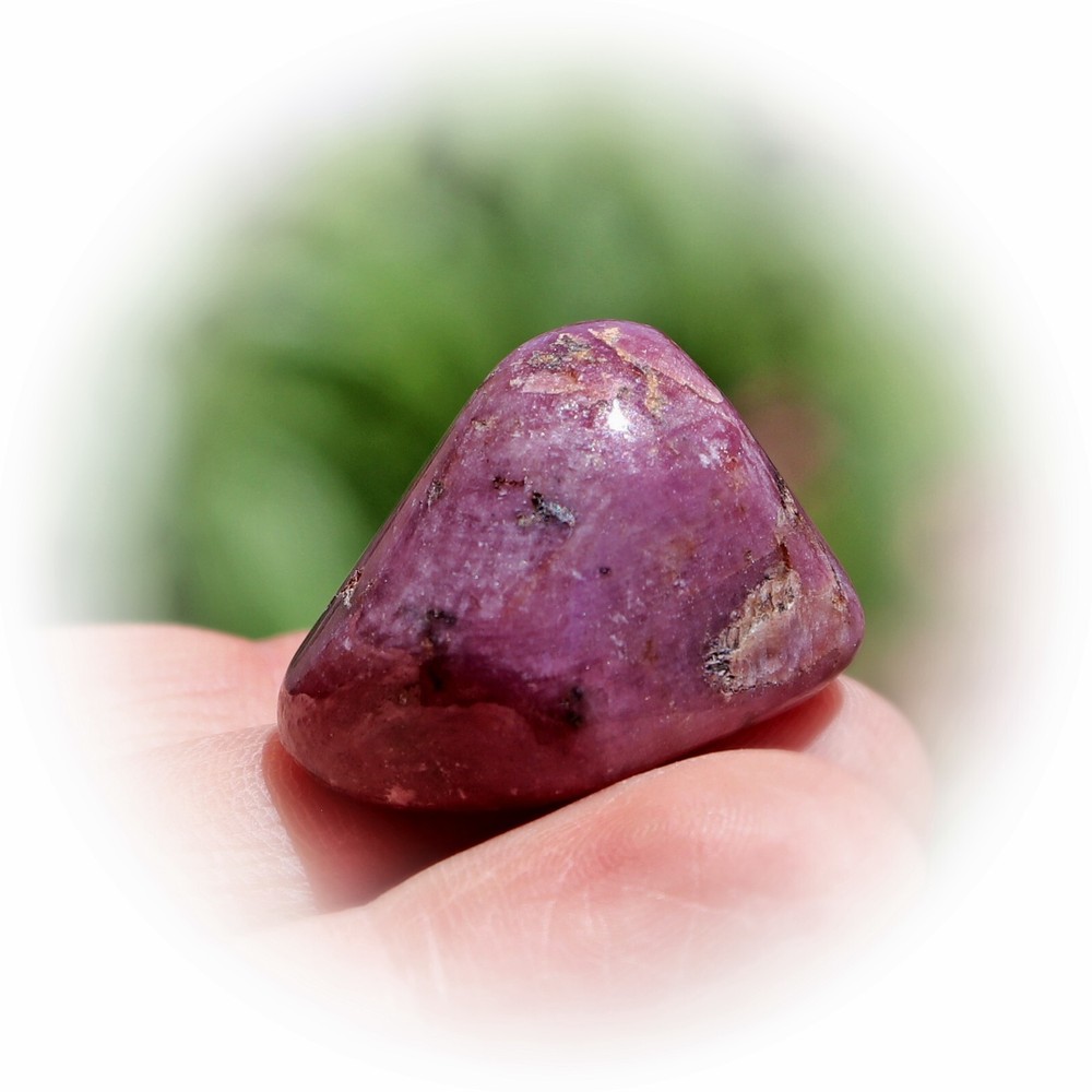 Tumbled Stone: Ruby, Red Corundum from India (RUB610)
