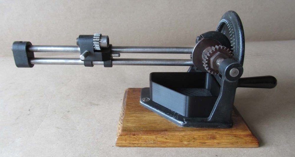 OLD ALUMINIUM TABLE PENCIL SHARPENER OMES / ca 1930s