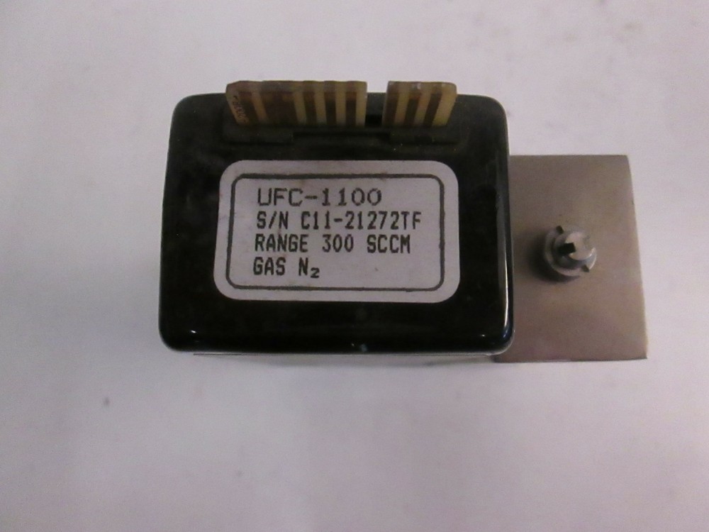 Unit UFC-1100 Mass Flow Controller, N2, 300 SCCM, Used