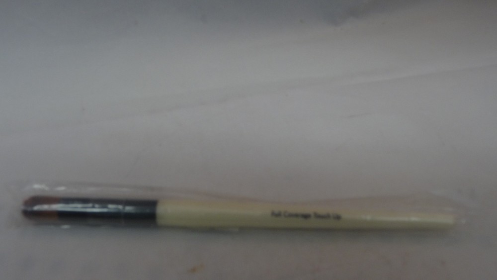 BOBBI BROWNFULL COVERAGE COVER UP/CONCEALER BRUSH