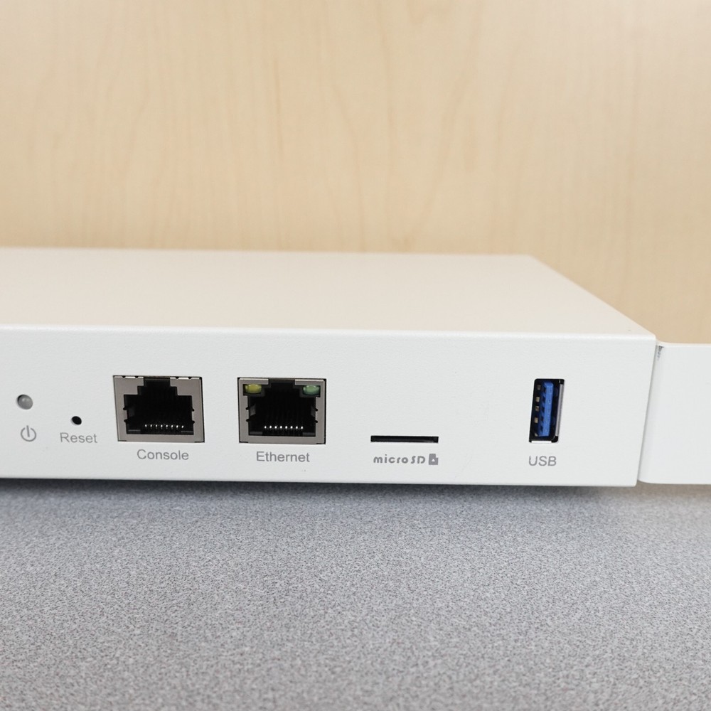 D-Link DNH-100 Nuclias LAN Controller Hub Network White Good
