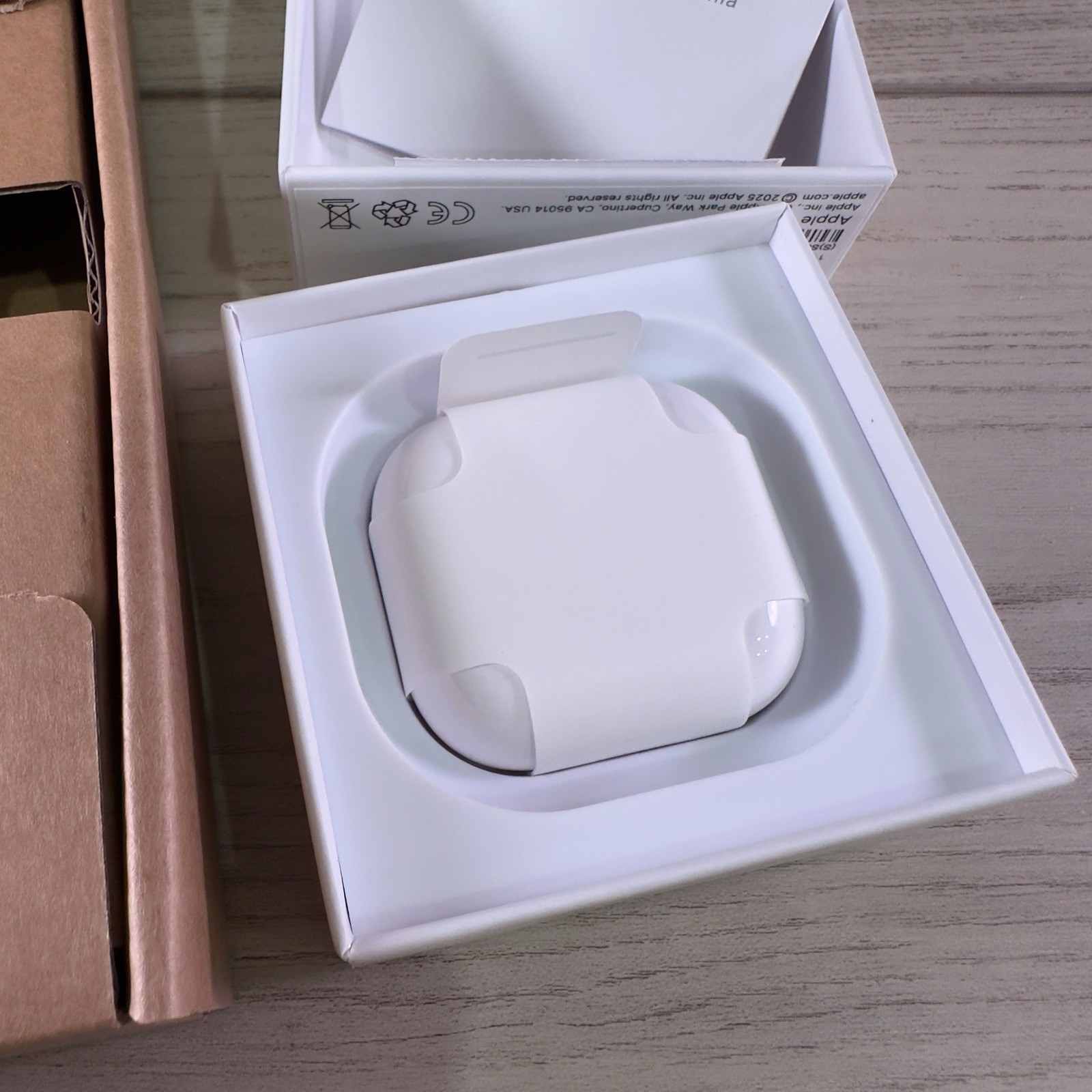 New Seal Apple EarBuds 4th Earphones w/ Wireless Charging Case refurbished USA