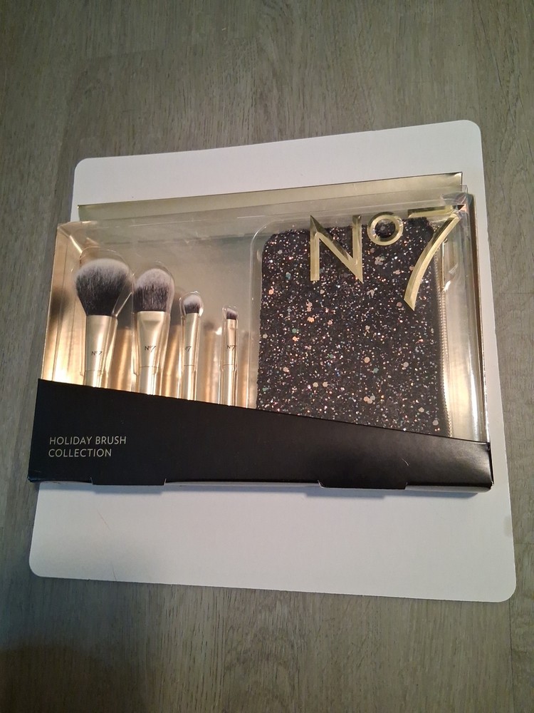 No7 holiday brush collection