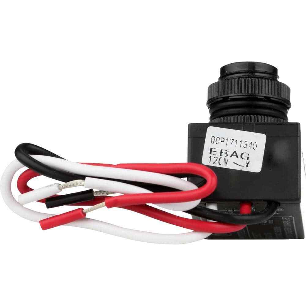 Defiant 1800-Watt Post Eye Light Control
