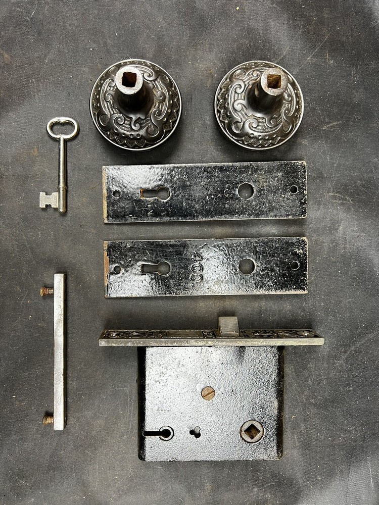 K&D / Taylor & Boggis Knobs, Plates, Key, & Mortise Lock. Complete. H-21100.