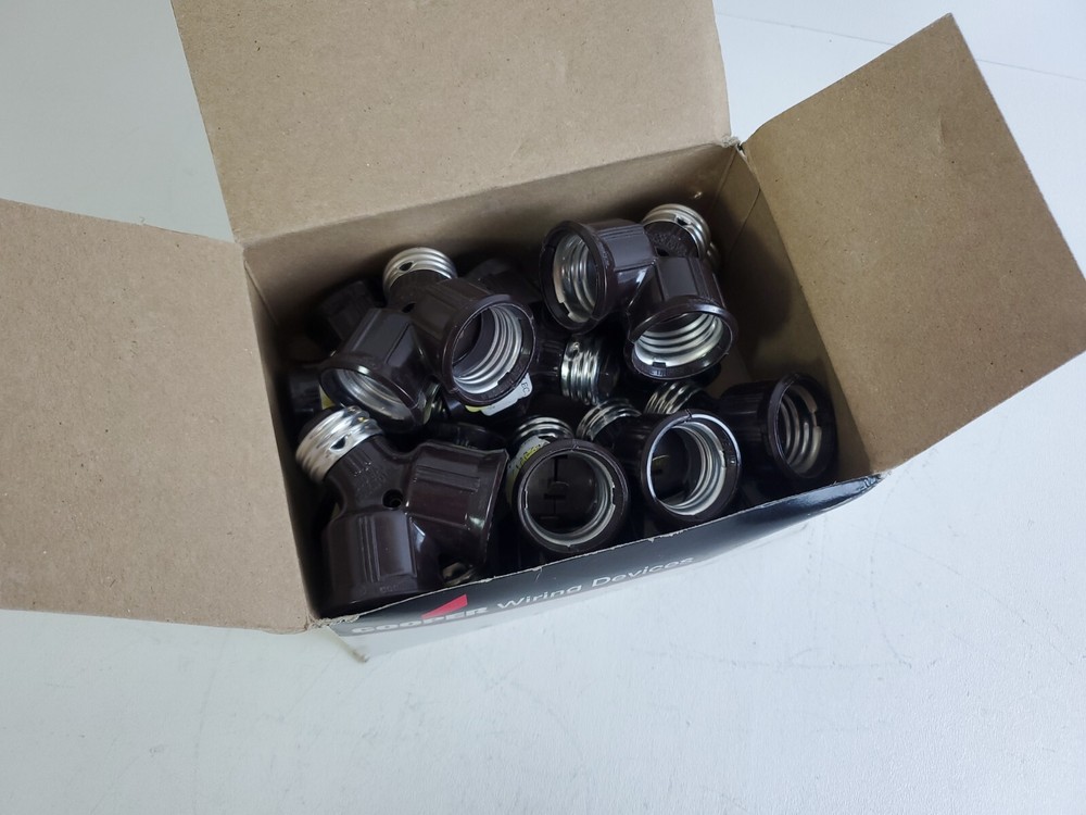 (10 PACK) Cooper Wiring Devices Inc 700B-BOX TWIN-LITE KEYLESS SOCKET ADAPTERS
