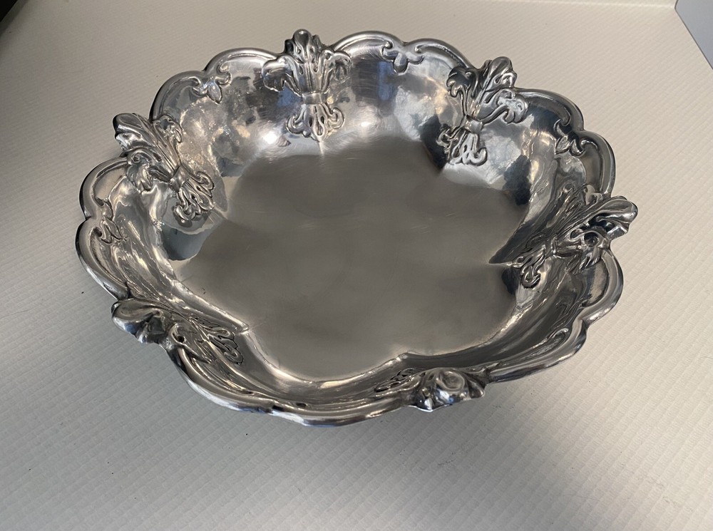 Fruit Bowl Silver fleur de lys 2009 Read The Description