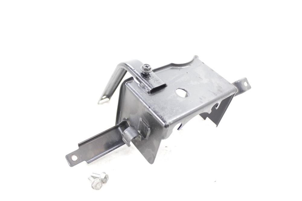 04-11 SUZUKI VSTROM 650 ABS PUMP HOLDER BRACKET