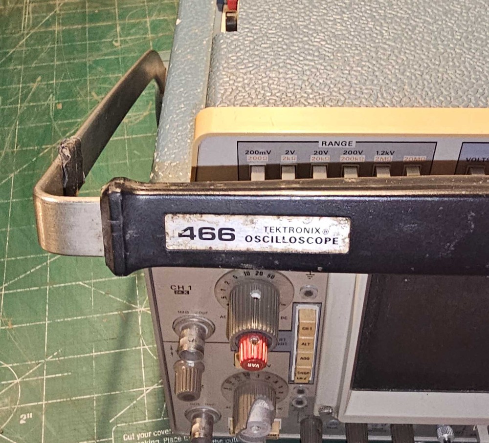 Tektronix 466 Storage Oscilloscope + DM44