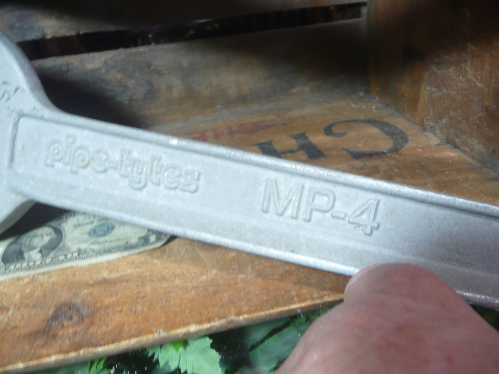 Pipe-Tytes MP4 1 3/8" hole puncher