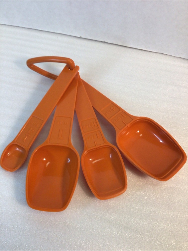 Tupperware Measuring Spoons w/D ring Set Orange Vtg