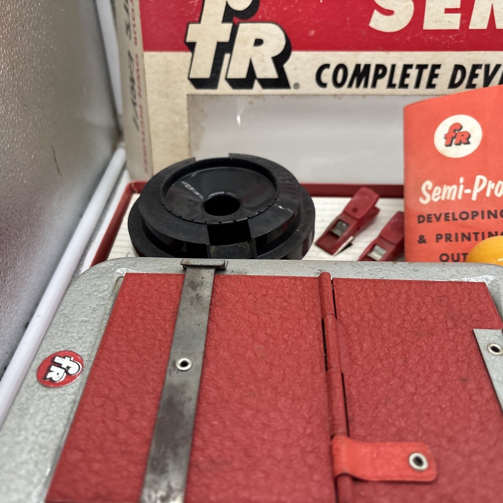 Vintage FR Semi Pro Photo Developing & Printing Kit