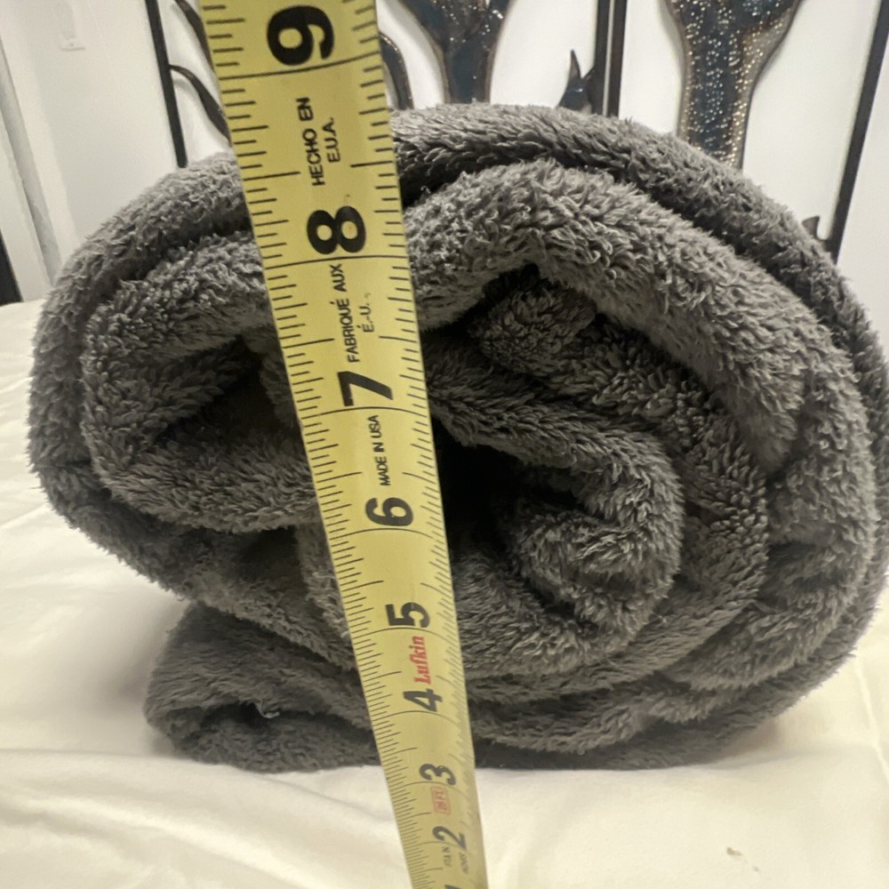 Target Threshold KING SIZE "PLUSH"/Throw/Blanket 94”x88”Gray Reversible