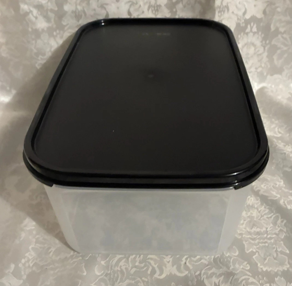 NEW!! Tupperware Modular Mates CLEAR Rectangular #2 Container W/Black Seal #1609