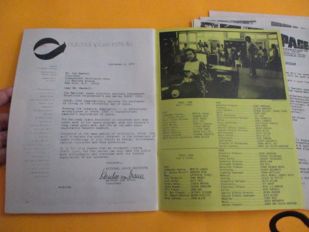 SPACE 1999 1978 ORIGINAL 1ST CONVENTION PROGRAM ETC/SIGNED VERY RARE NM