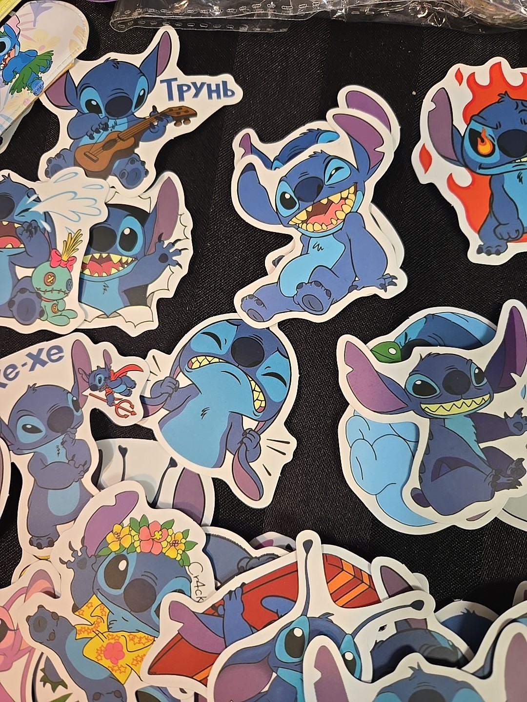 192pc Lilo Stitch & Scrump Gift Bag Party Set Pins Stickers & Slap Bracelets